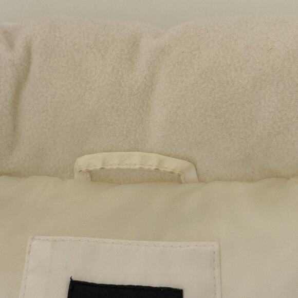 Gap Zip Up Snap Front Puffer Vest Sz M Adjustable Waist Outdoor Winter Gorpcore - Picture 9 of 12